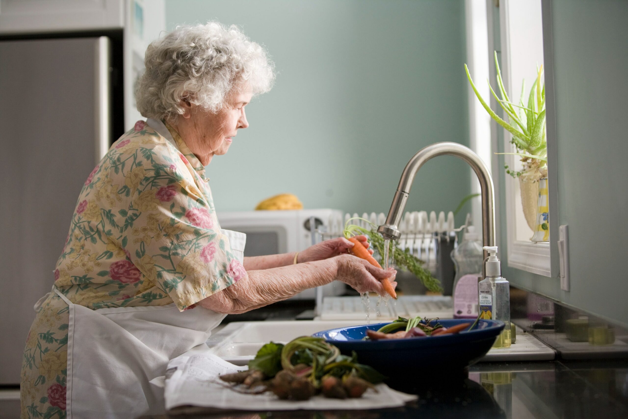 Comment sécuriser le maintien à domicile d’une personne âgée ?
