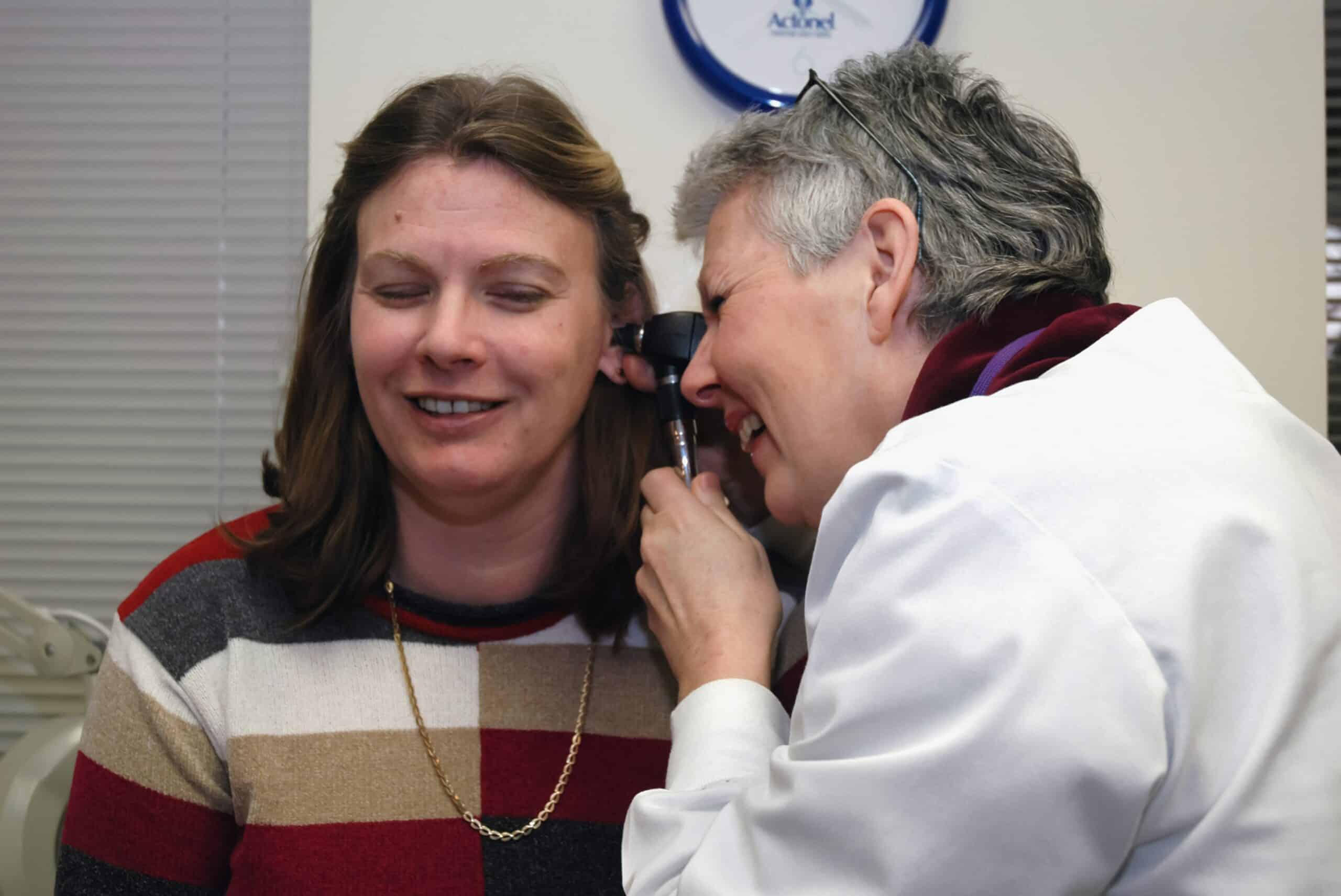 Pharmacie du Centre - Comment mettre des bouchons d'oreille en